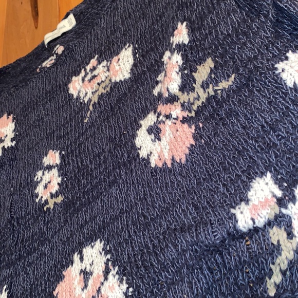 NWOT ~ABERCROMBIE & FITCH KNIT EMBROIDERED SWEATER - Picture 2 of 4